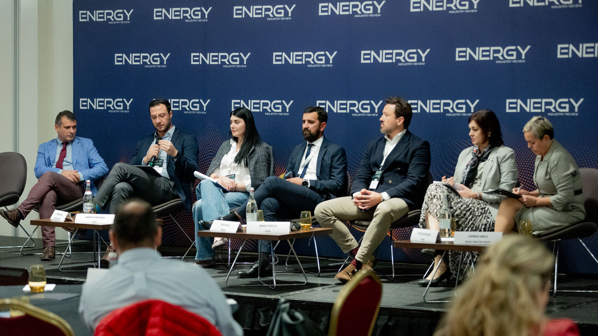 From left to right: Mihai Versescu, Mihnea Catuti, Marta Sturzeanu, Catalin Tuta, Daniel Pintilie, Silvia Vlasceanu and Lavinia Iancu